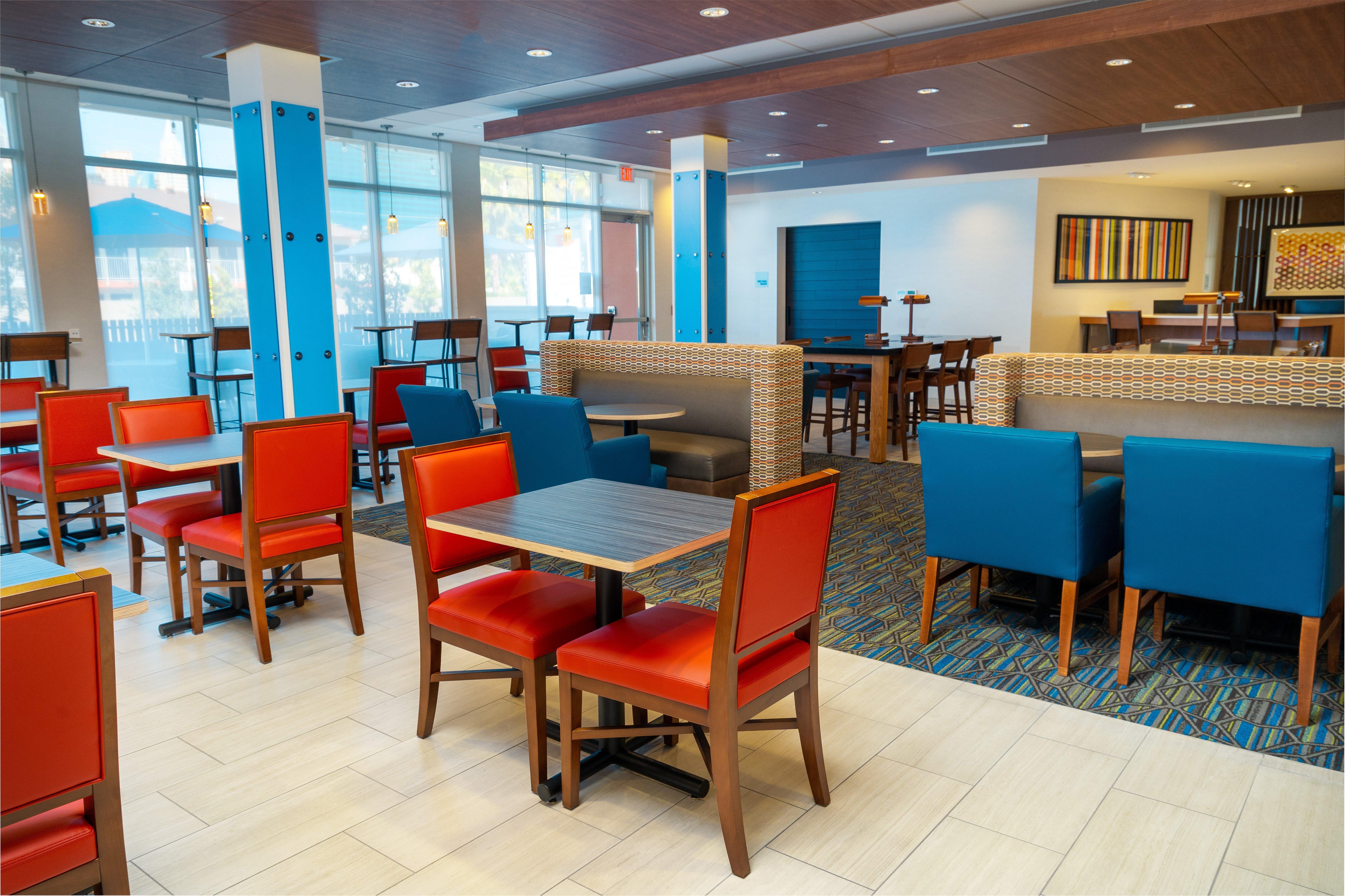 Holiday Inn Express & Suites - Las Vegas - E Tropicana By Ihg Eksteriør bilde