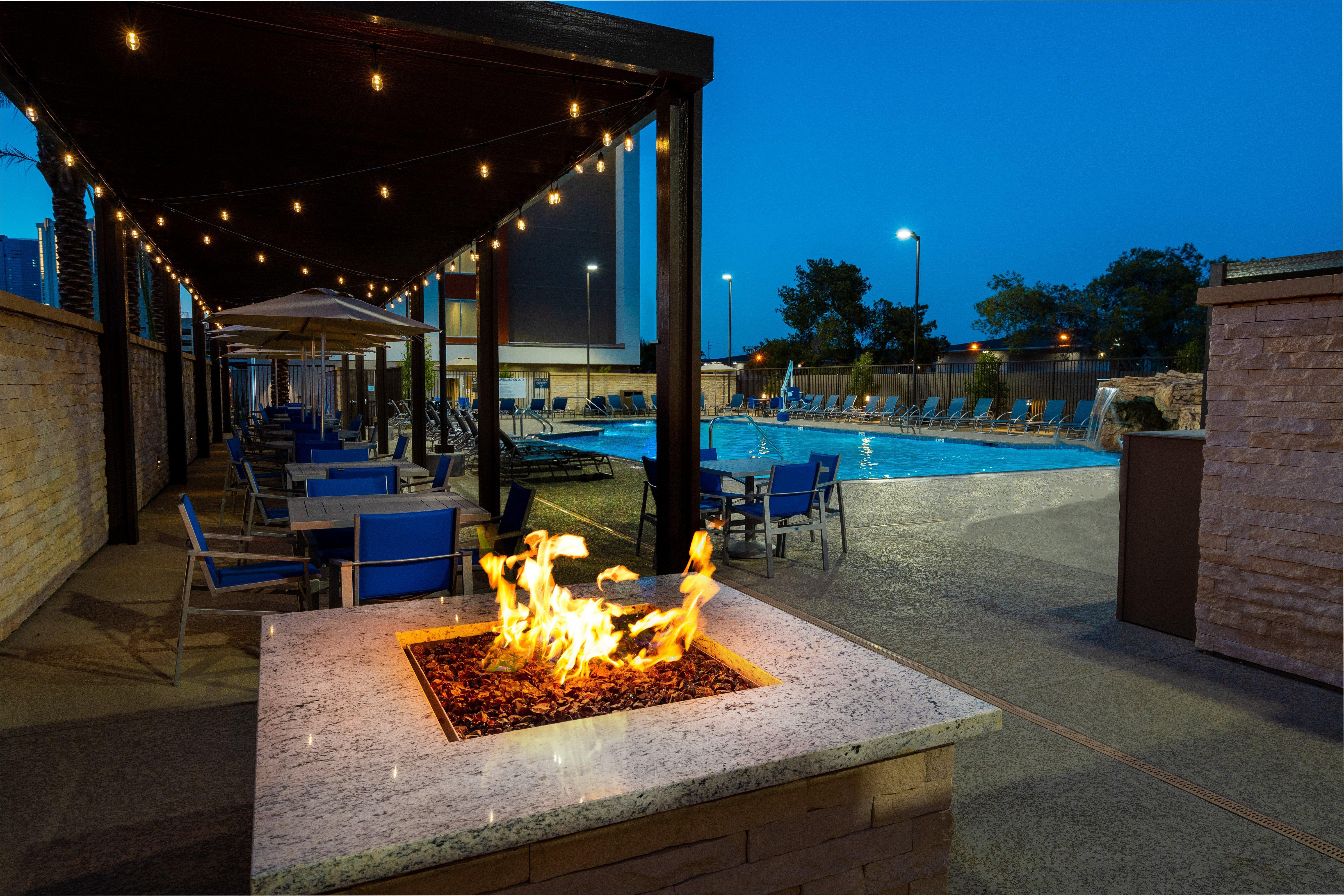 Holiday Inn Express & Suites - Las Vegas - E Tropicana By Ihg Eksteriør bilde